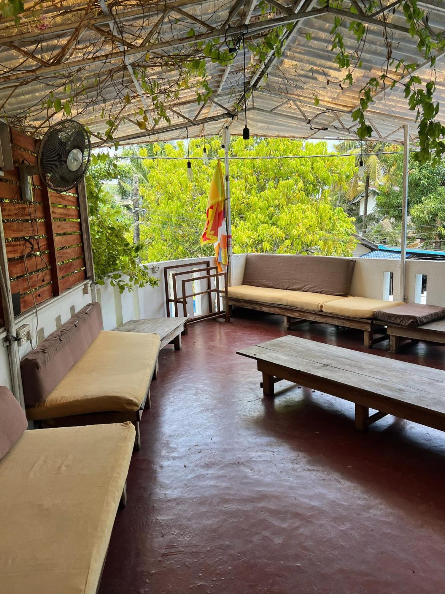 Hari Hari Hostel Weligama Exterior foto